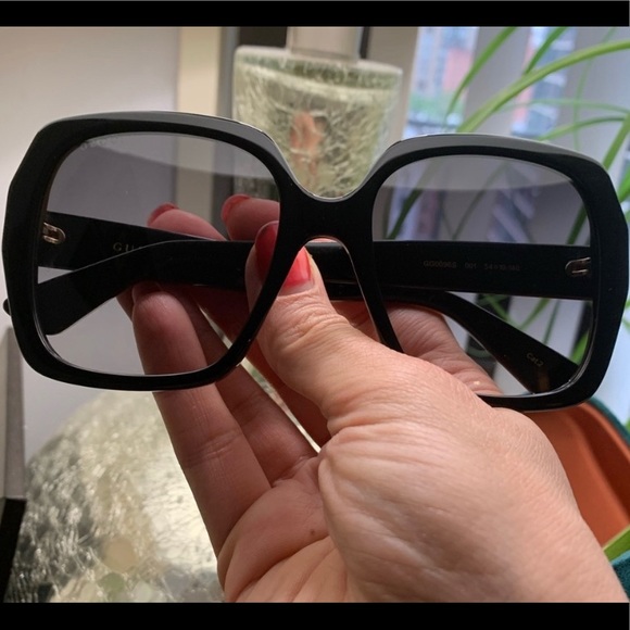 ⛔️SOLD⛔️Authentic GUCCI 54mm Oversized Square - Picture 3 of 8